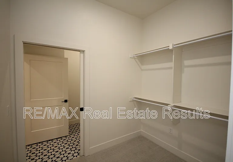 1900 W Saddlebrook Ln — Photo 16