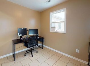 413 Dayward Ct, Aurora, IL 60505