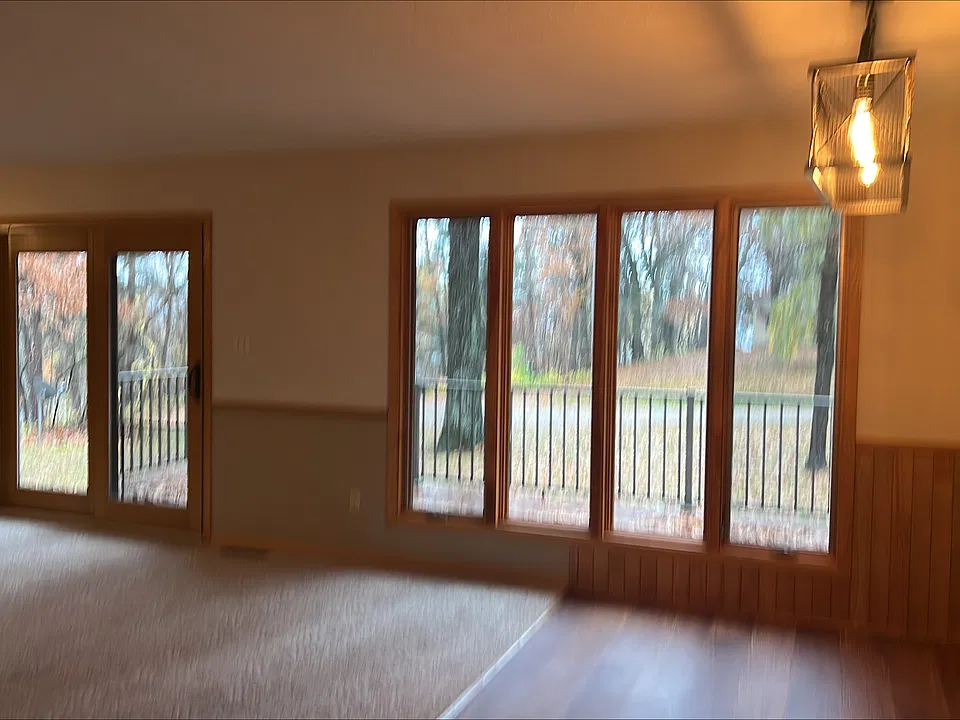 1126 Ebert Dr