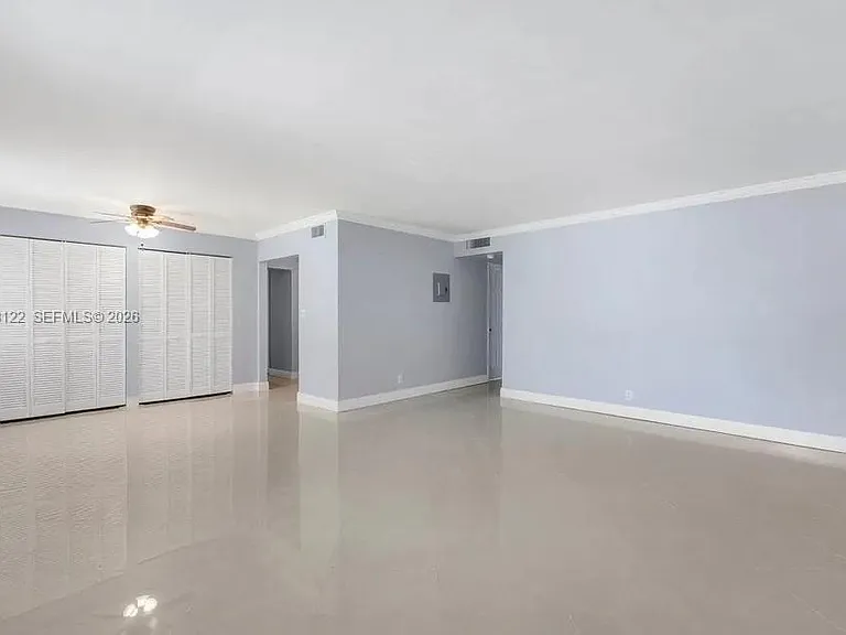 1400 NE 54th St #102 — Photo 7