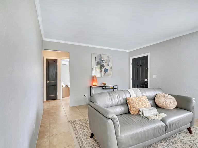 415 S Hyer Ave #A — Photo 11