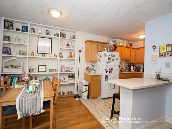 217 Washington St #1, Brookline, MA 02445
