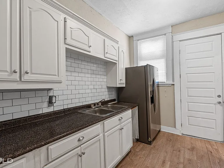 546 Dalzell St — Photo 21