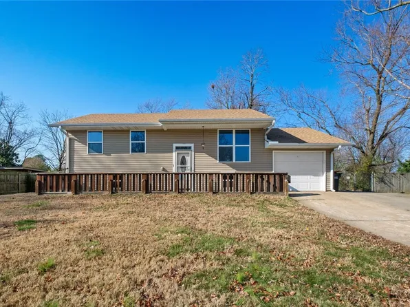 712 Hinshaw Dr, Lowell, AR 72762
