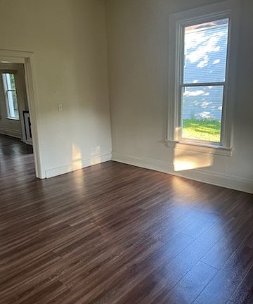 4th image of 1812 Garrard St