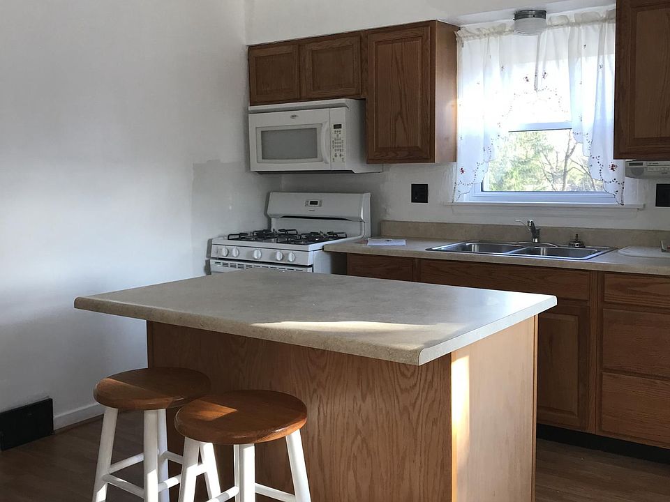 Kitchen with Island