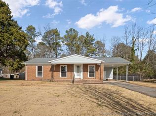 98 Lakeview Dr, Spring Lake, NC 28390