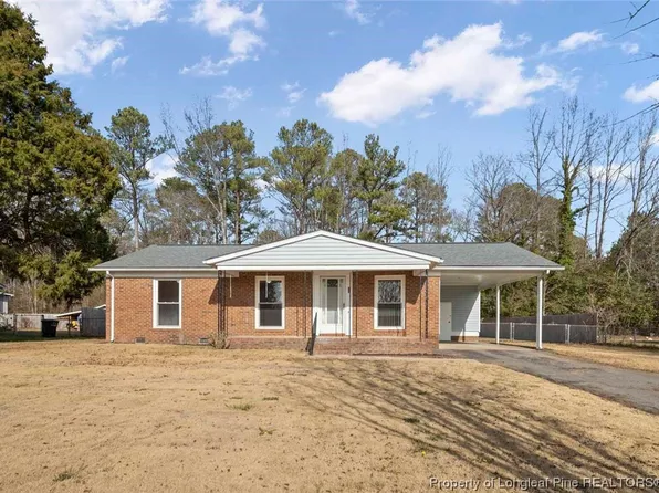 98 Lakeview Dr, Spring Lake, NC 28390