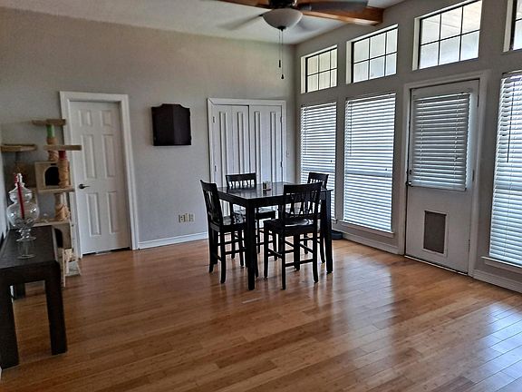 3rd image of 1112 Navajo Cir