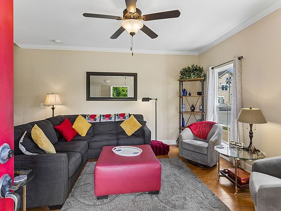 4th image of 8924 Sunnyfield Way