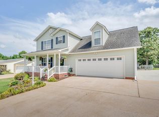 202 Shady Pines Ct, Fountain Inn, SC 29644