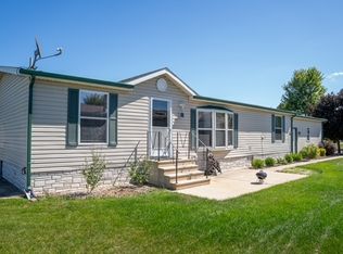 412 Seasons Pkwy, Belvidere, IL 61008