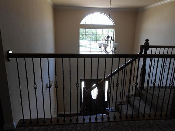 4th image of 1208 Beaverbrook Ln