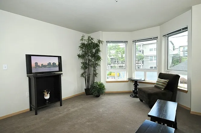 812 5th Ave N #206 — Photo 16