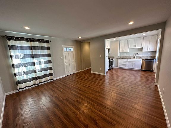 3rd image of 4656 Bayard St