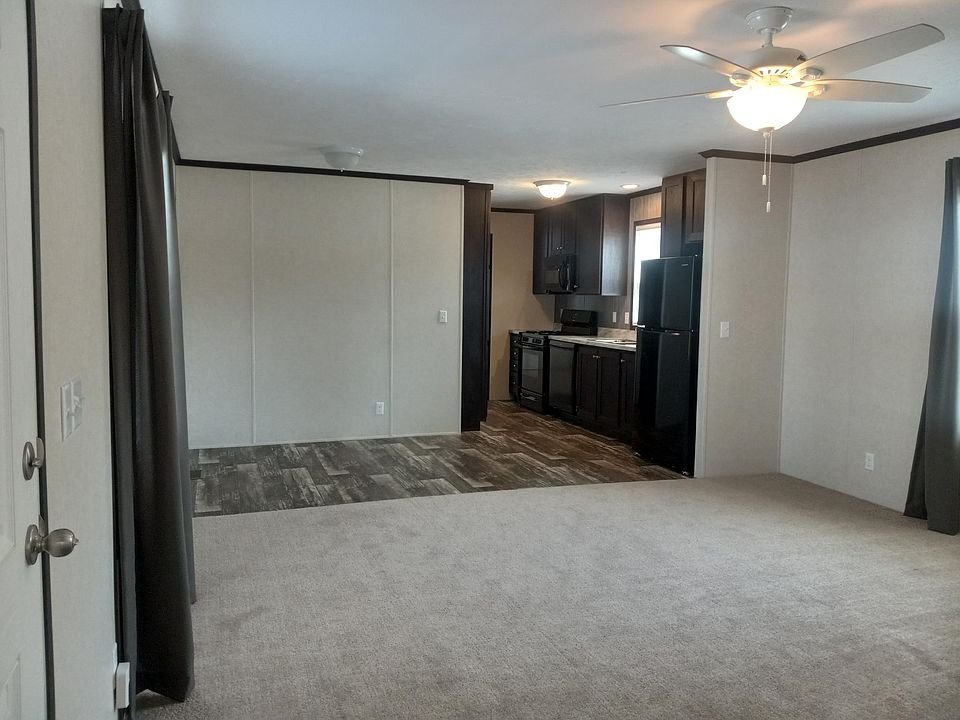 2nd image of 200 Magnolia #200