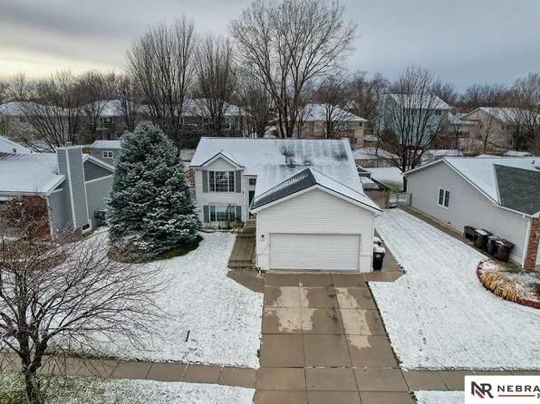 5421 NW Tudor Ln, Lincoln, NE 68521