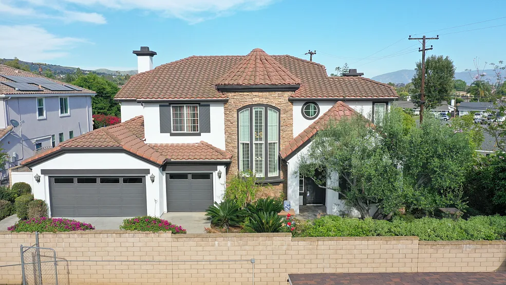 4 bed, 3474 sqft, $6,400 — Photo 3