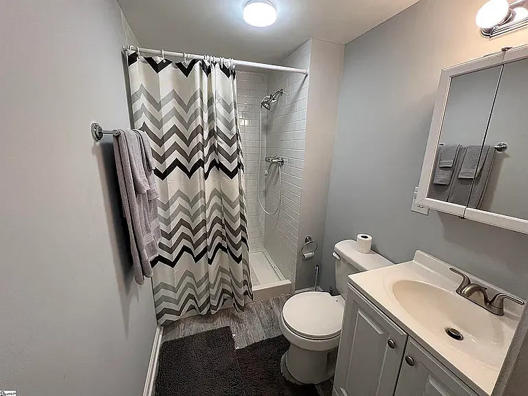 2 bed, 918 sqft, $1,800 — Photo 3