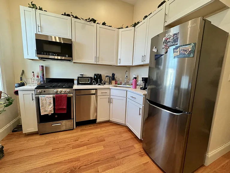 3 Edwin St #5 — Photo 2