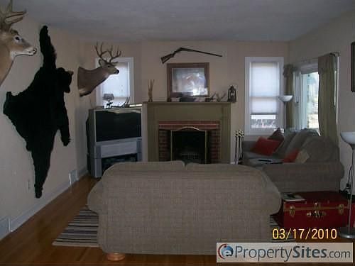 2nd image of 401 Power Ave S