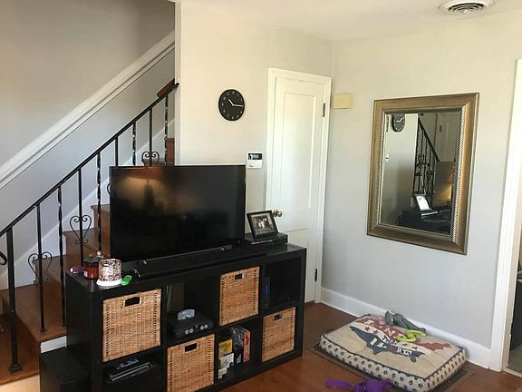 3rd image of 609 Craford Pl #A