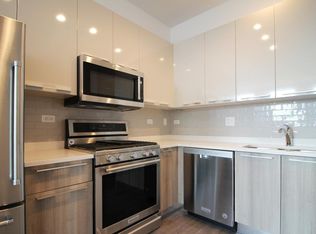 935 W Dakin St #302, Chicago, IL 60613