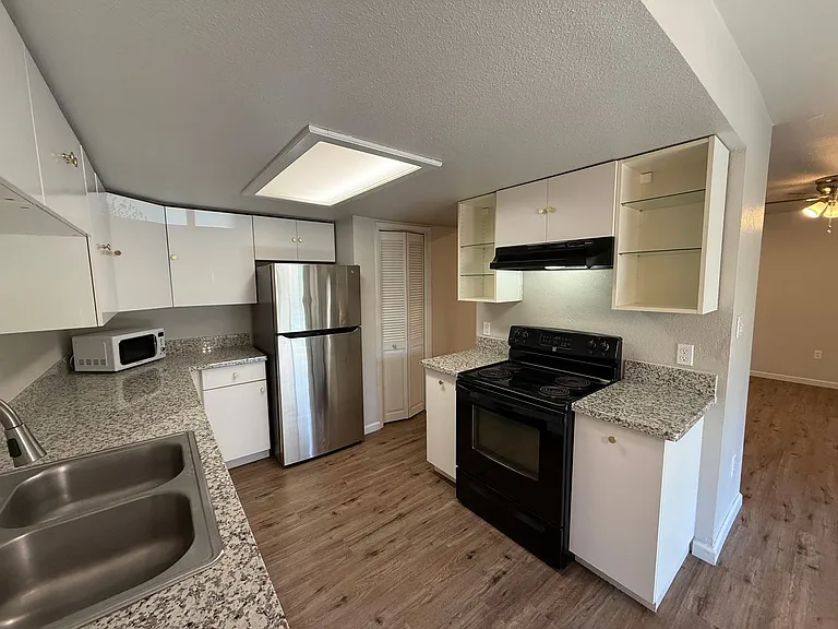 3701 Colonial Dr #201 — Photo 12