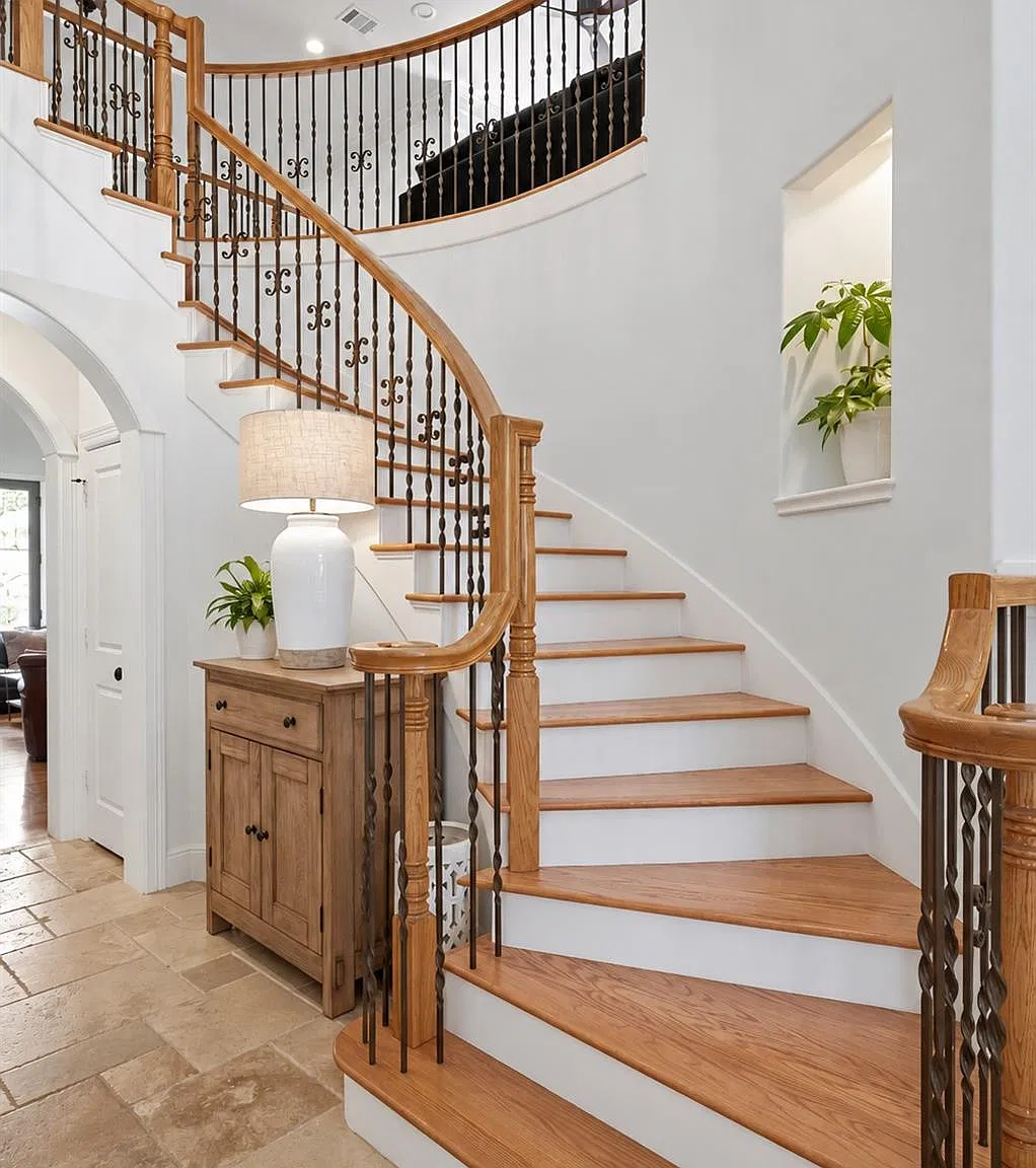5 bed, 4.0 bath, 3599 sqft, $6,850 — Photo 3