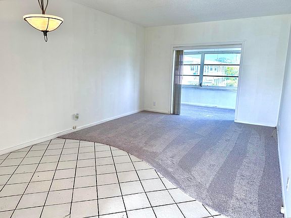 3rd image of 1118 Lake Terrace #201