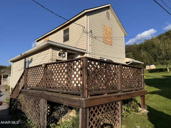 414 Juniper St, Northern Cambria, PA 15714