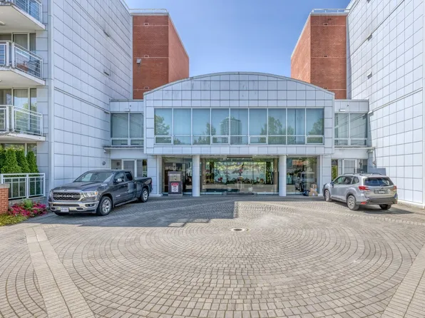 688 Fairchild Rd #403, Vancouver, BC V5Z 4P7