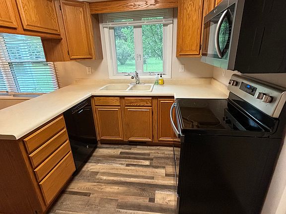 2nd image of 5780 Lamplighter Ln