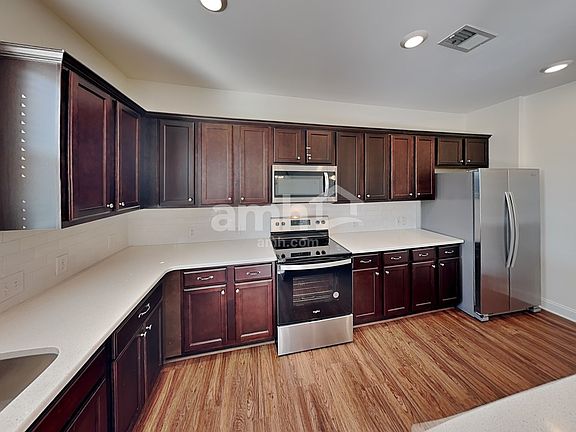 4th image of 137 Hazel Park Dr