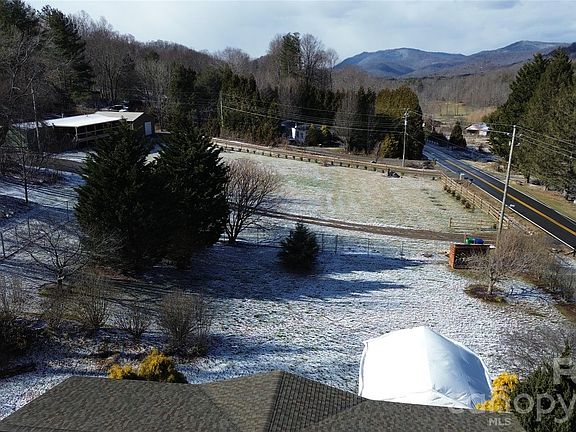 3rd image of 703 Garren Creek Rd