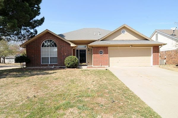 1st image of 2844 Sommerset Dr