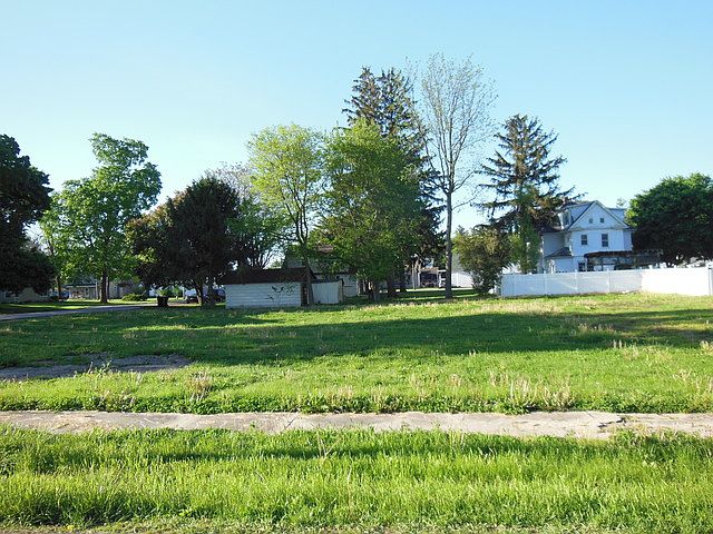 2nd image of 204 N Green St