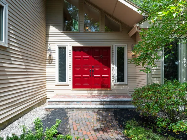 90 Pine Hill Road, Hollis, NH 03049