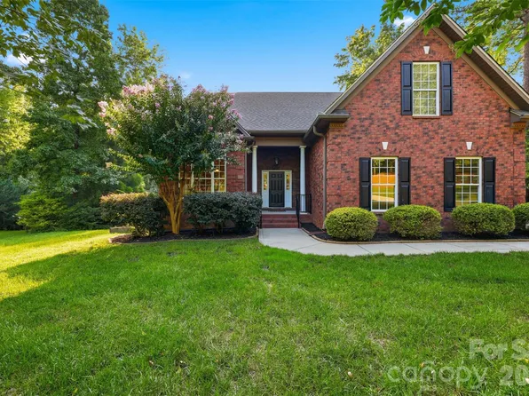 254 Streamside Pl, Mooresville, NC 28115