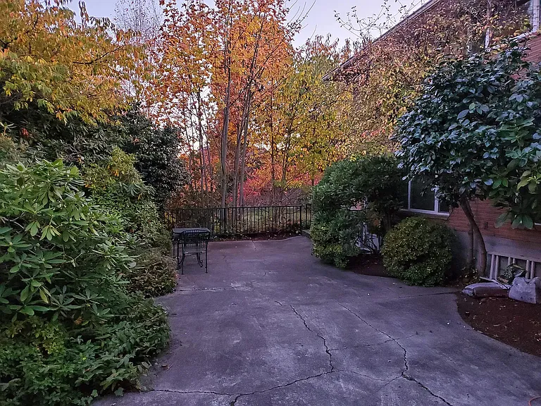 6536 37th Ave NE — Photo 7