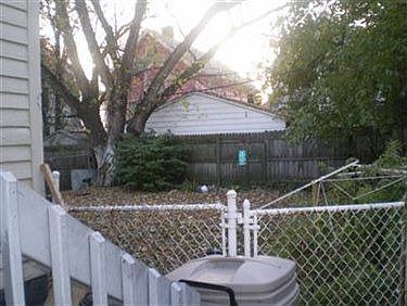 2nd image of 496 E 129th St