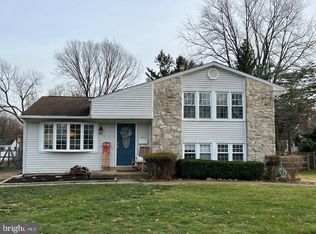 2125 Geoffrey Dr, Willow Grove, PA 19090