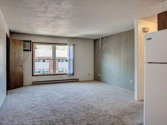 4th image of 1703 S Broadway St #119