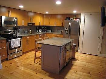 3rd image of 314 Brown St #201