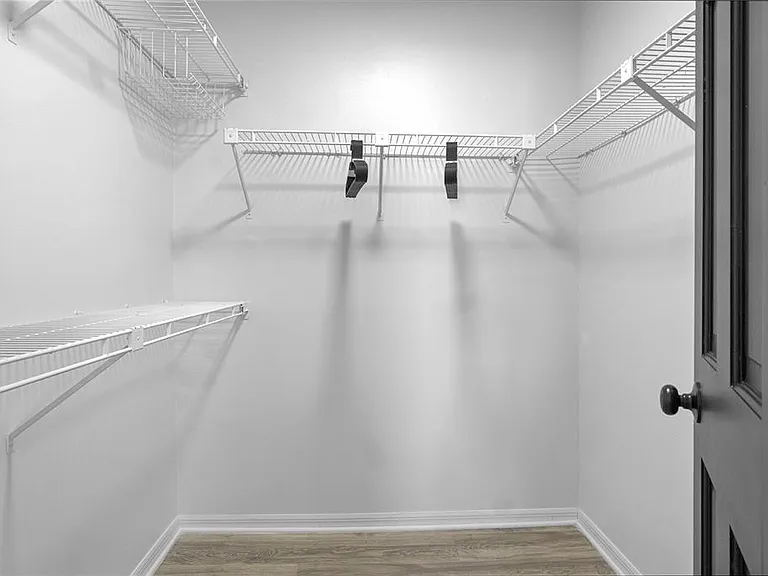 2540 Albany Dr — Photo 56