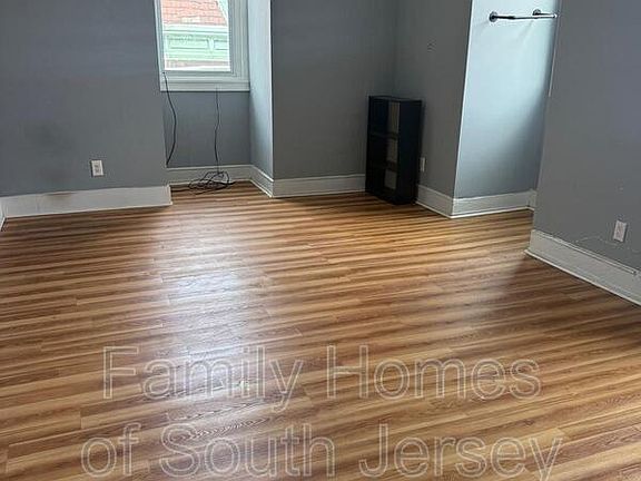 3rd image of 1432 N Broad St