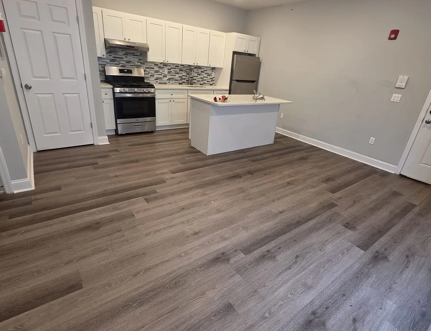 1 bed, $1,718 — Photo 4