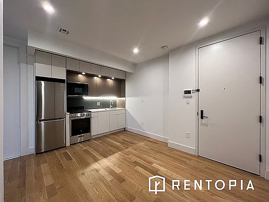 5th image of 426 Manhattan Ave #6H