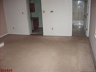 3rd image of 7133 Drury Ln