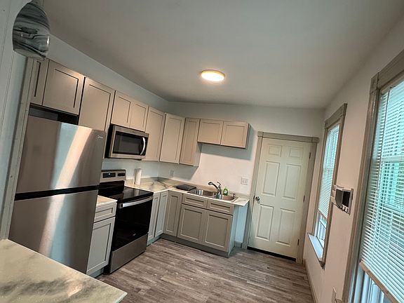 5th image of 1719 Broadway #7